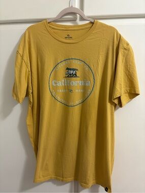 Rip Curl Men’s California Graphic Tee in Mustard Yellow